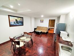 Le Vanvarothai Saladaeng Residence