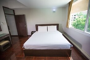 Le Vanvarothai Saladaeng Residence