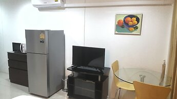 Le Vanvarothai Saladaeng Residence