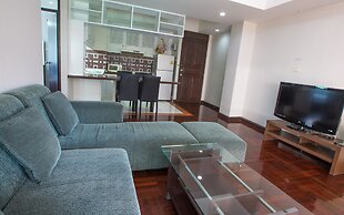 Le Vanvarothai Saladaeng Residence