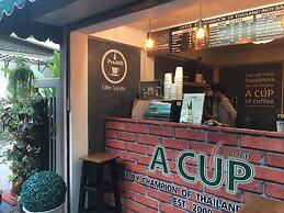 Le Vanvarothai Saladaeng Residence