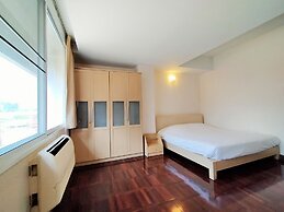 Le Vanvarothai Saladaeng Residence