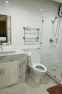 Le Vanvarothai Saladaeng Residence