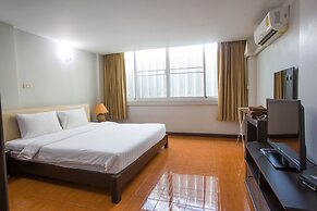 Le Vanvarothai Saladaeng Residence