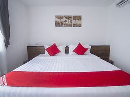 OYO 836 Mandurah Room & Cafe