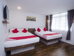 OYO 836 Mandurah Room & Cafe