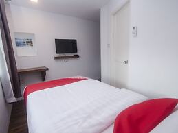 OYO 836 Mandurah Room & Cafe