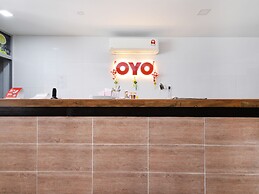 OYO 836 Mandurah Room & Cafe