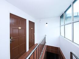 OYO 836 Mandurah Room & Cafe