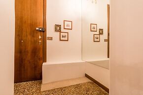 Fenice Backstage over Canal