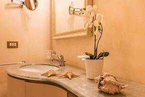 Fenice Backstage over Canal