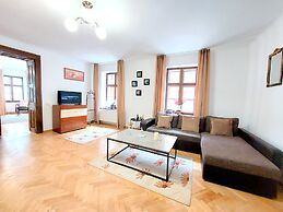 Casa Roth Apartments