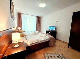 Casa Roth Apartments