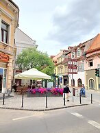 Casa Roth Apartments