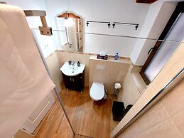 Casa Roth Apartments