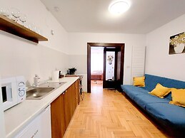 Casa Roth Apartments