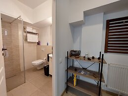 Casa Roth Apartments