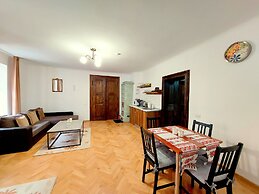 Casa Roth Apartments