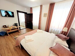 Casa Roth Apartments