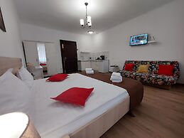 Casa Roth Apartments