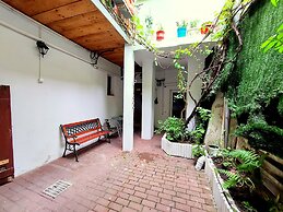 Casa Roth Apartments