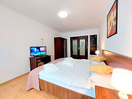 Casa Roth Apartments