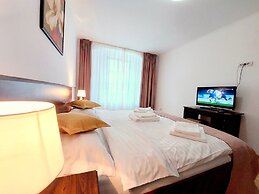 Casa Roth Apartments