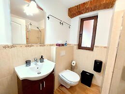 Casa Roth Apartments