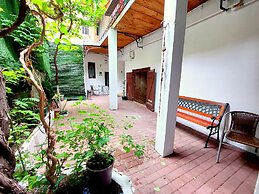 Casa Roth Apartments