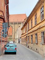 Casa Roth Apartments