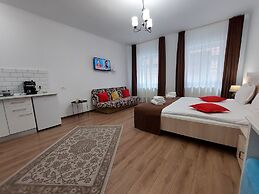 Casa Roth Apartments