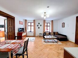 Casa Roth Apartments