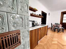 Casa Roth Apartments