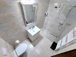 Casa Roth Apartments