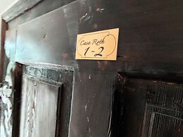 Casa Roth Apartments