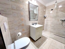 Casa Roth Apartments