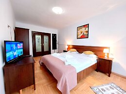 Casa Roth Apartments