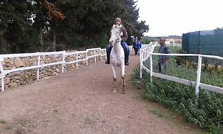 Apollonion Country House