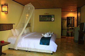 The Hub Erawan Resort