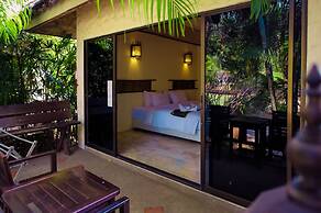 The Hub Erawan Resort