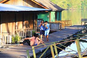 The Hub Erawan Resort