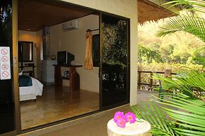 The Hub Erawan Resort