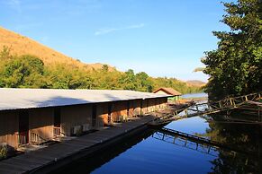 The Hub Erawan Resort