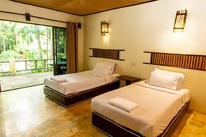 The Hub Erawan Resort