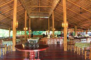 The Hub Erawan Resort