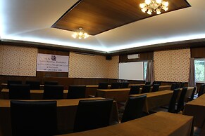 The Hub Erawan Resort