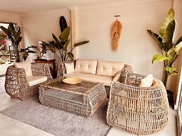 Kalia Beach Hotel Side