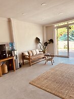 Kalia Beach Hotel Side