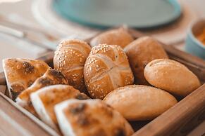 Kalia Beach Hotel Side