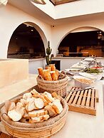 Kalia Beach Hotel Side